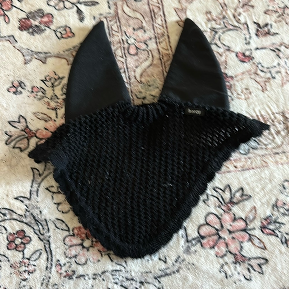 Sound off horse bonnet